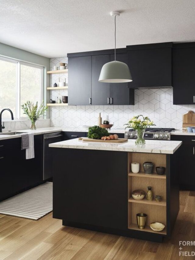 cozinha preta com ilha
