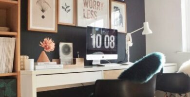 home office com decoração preto e branco