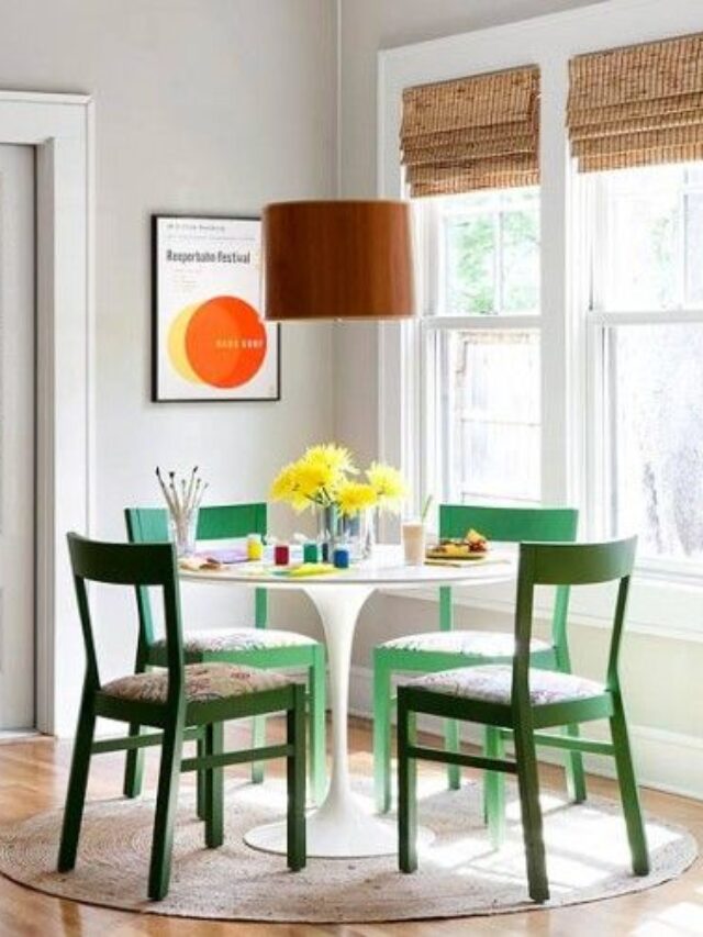 sala de jantar com mesa redonda