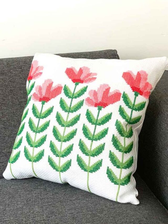 almofada de ponto cruz