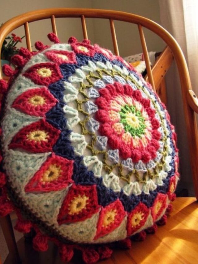 Como usar almofada de croch~e na decoração